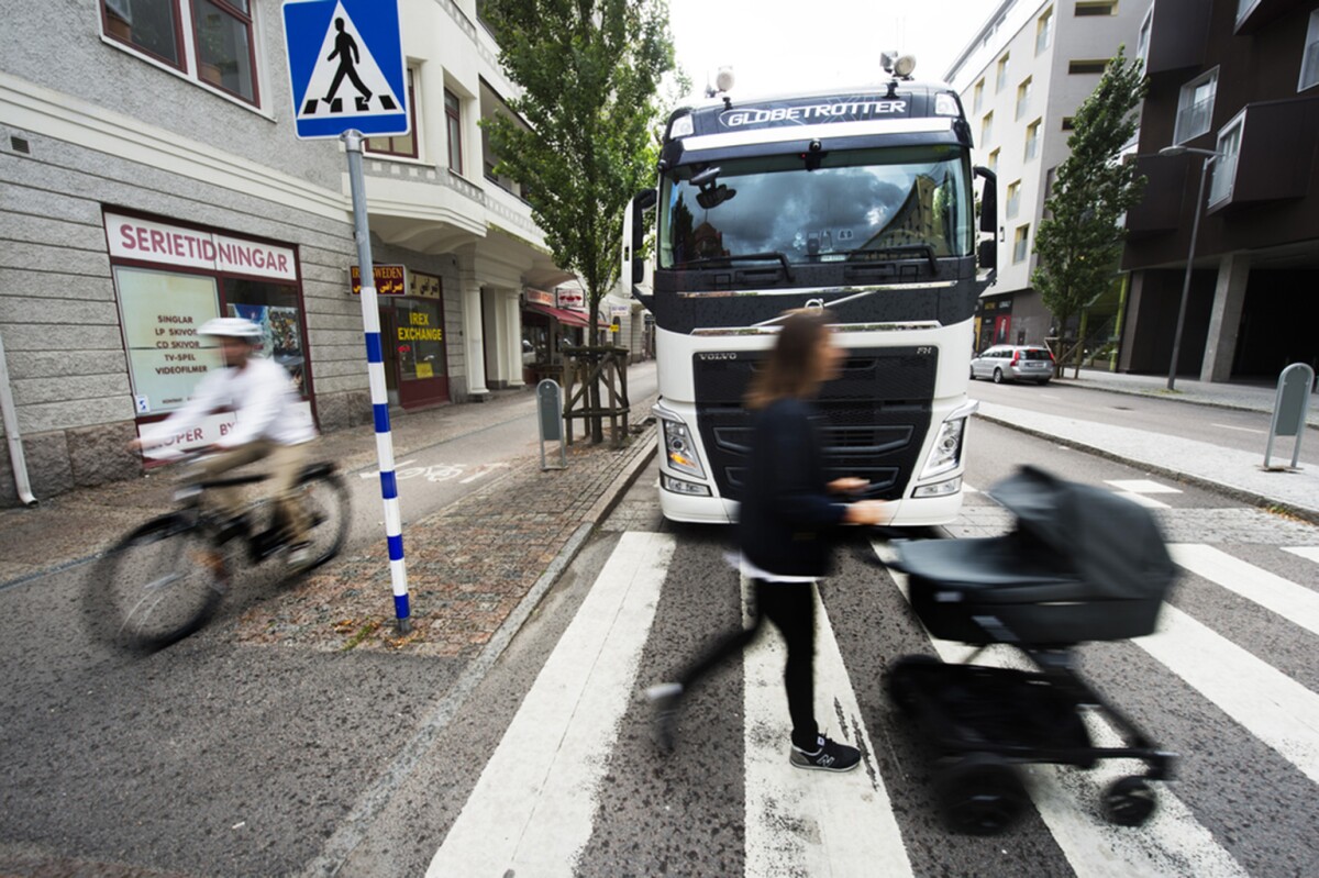 Project 360° aims at aiding trucks in vision-restricting situations