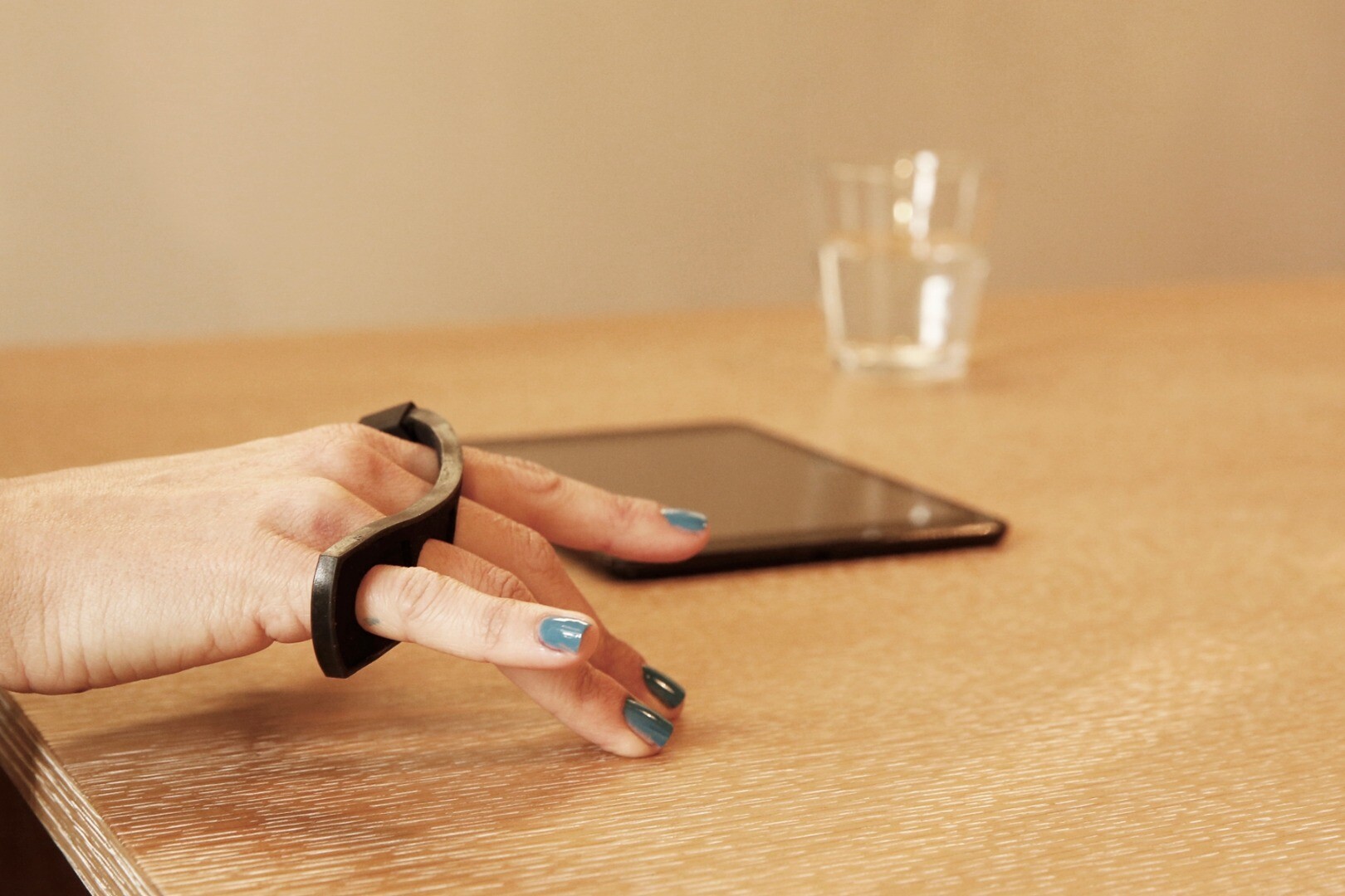 Wearable keyboard lets users Tap to type