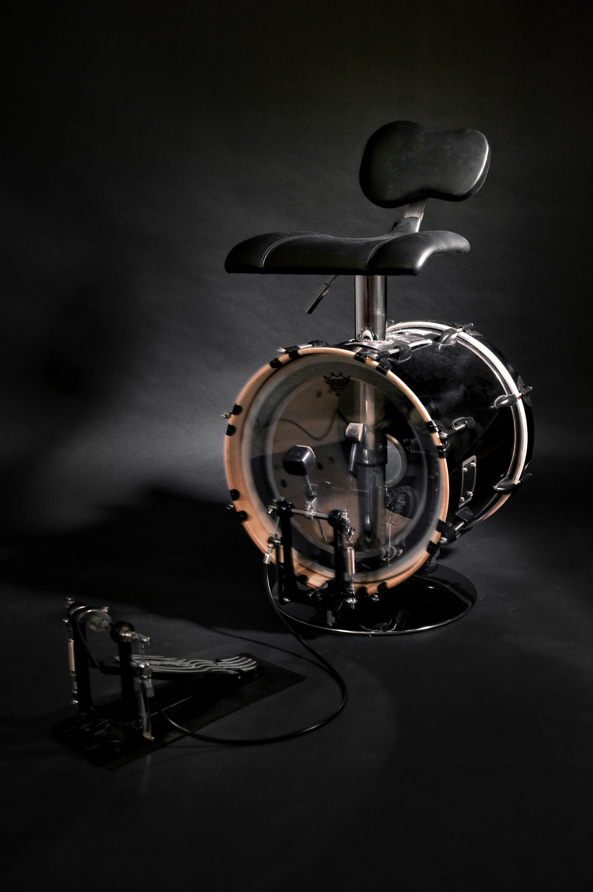 The direct reversed pedal out front controls the kick behind