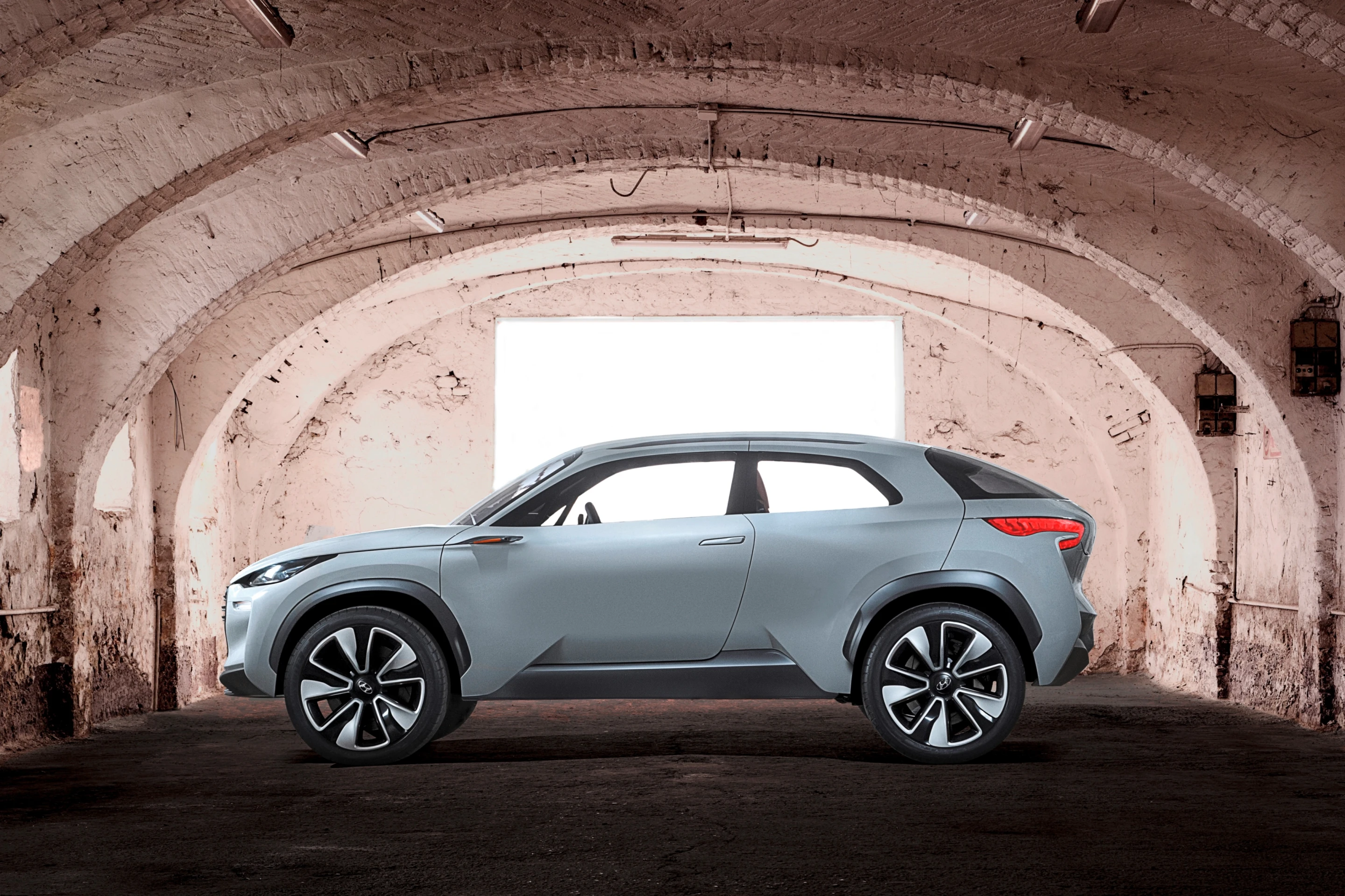 The Intrado is a vision of a car that's "easy to use, intuitive to interact with, and readily adaptable to the varying demands of their busy, active lifestyles."