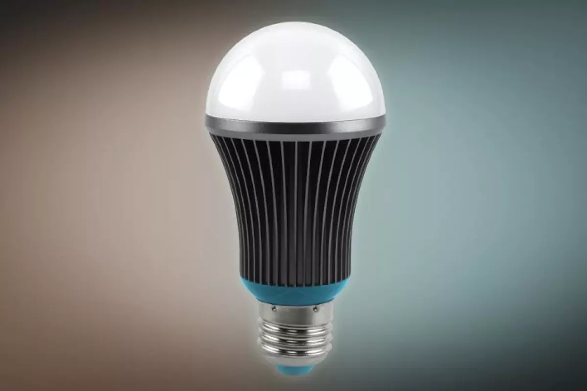 The idea is that the Silk lightbulb will give you energy boosting blue light in the daytime and warm light in the evening to help you chill