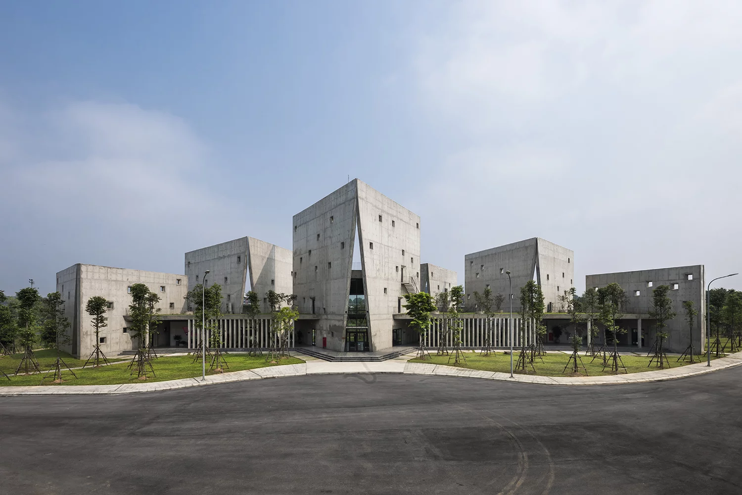 The Viettel Offsite Studio measures 1,427 sq m (roughly 4,680 sq ft)