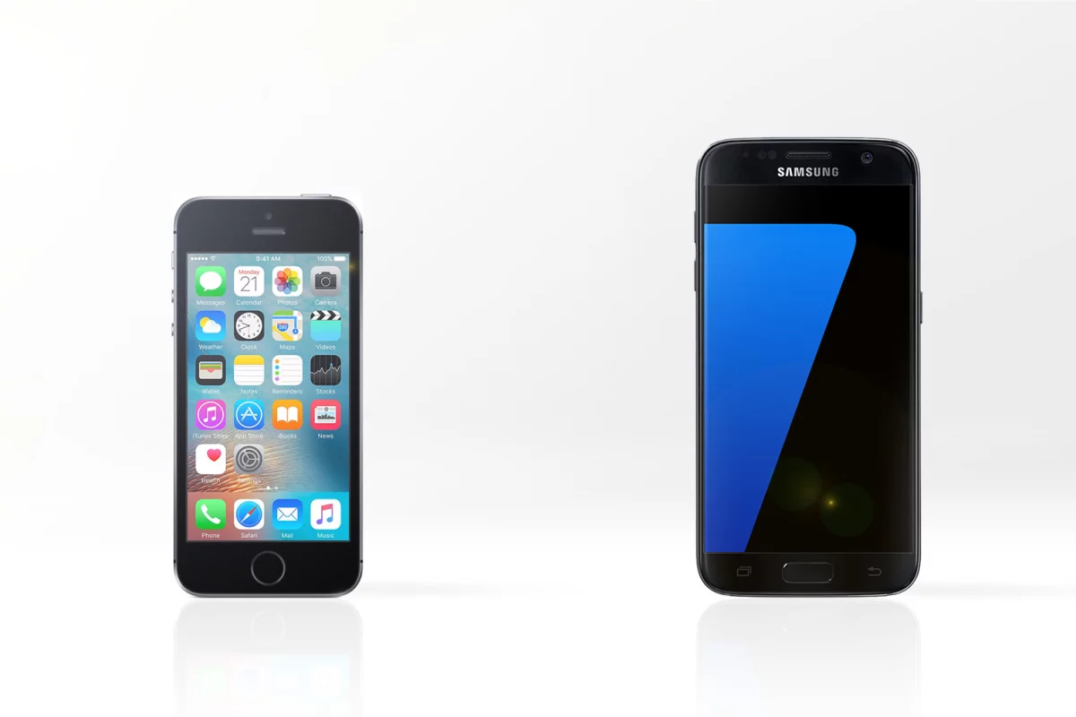 We line up the Apple iPhone SE (left) and Samsung Galaxy S7, to see how their features and specs compare