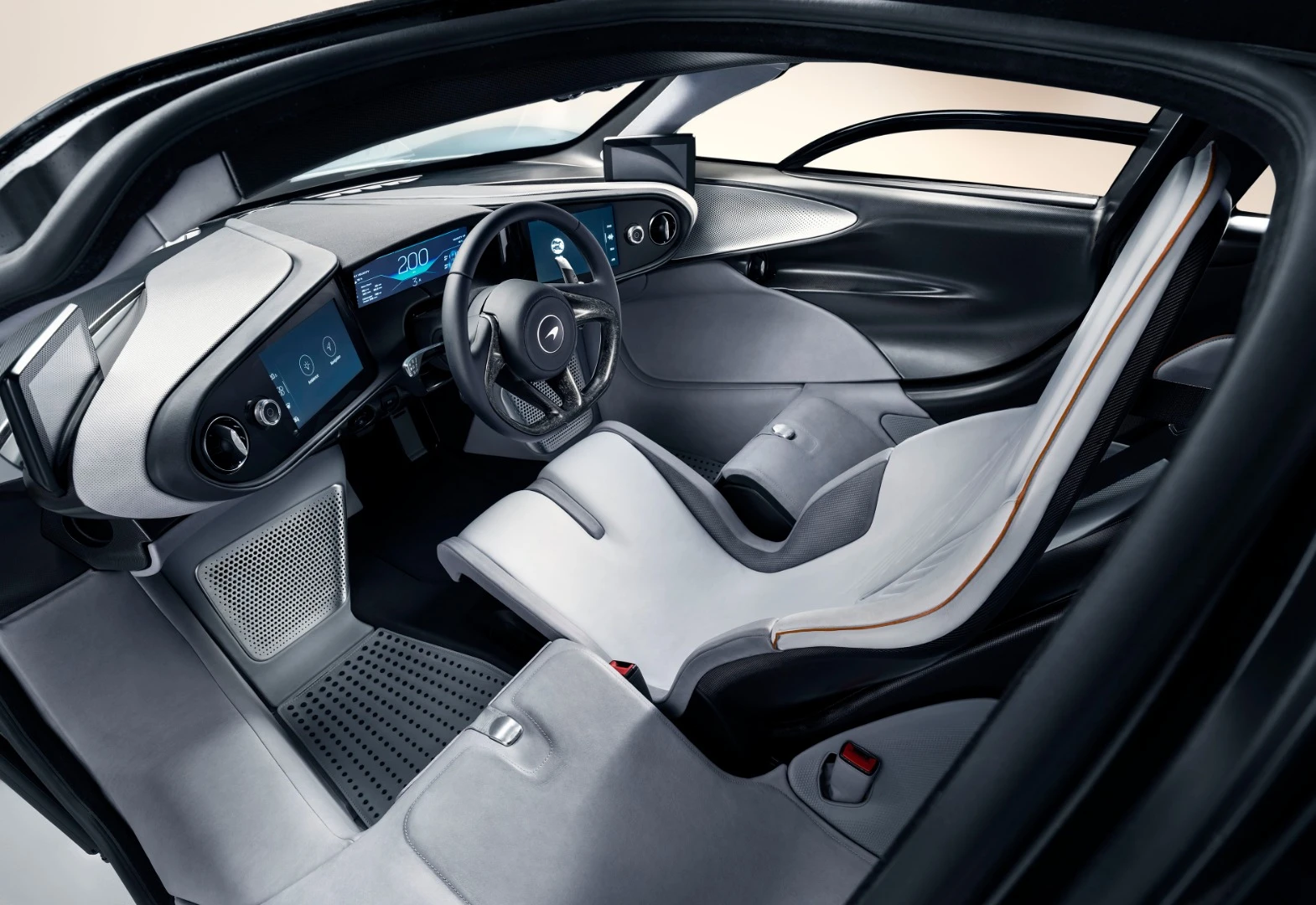 McLaren Speedtail: two passenger seats are built right into the carbon tub