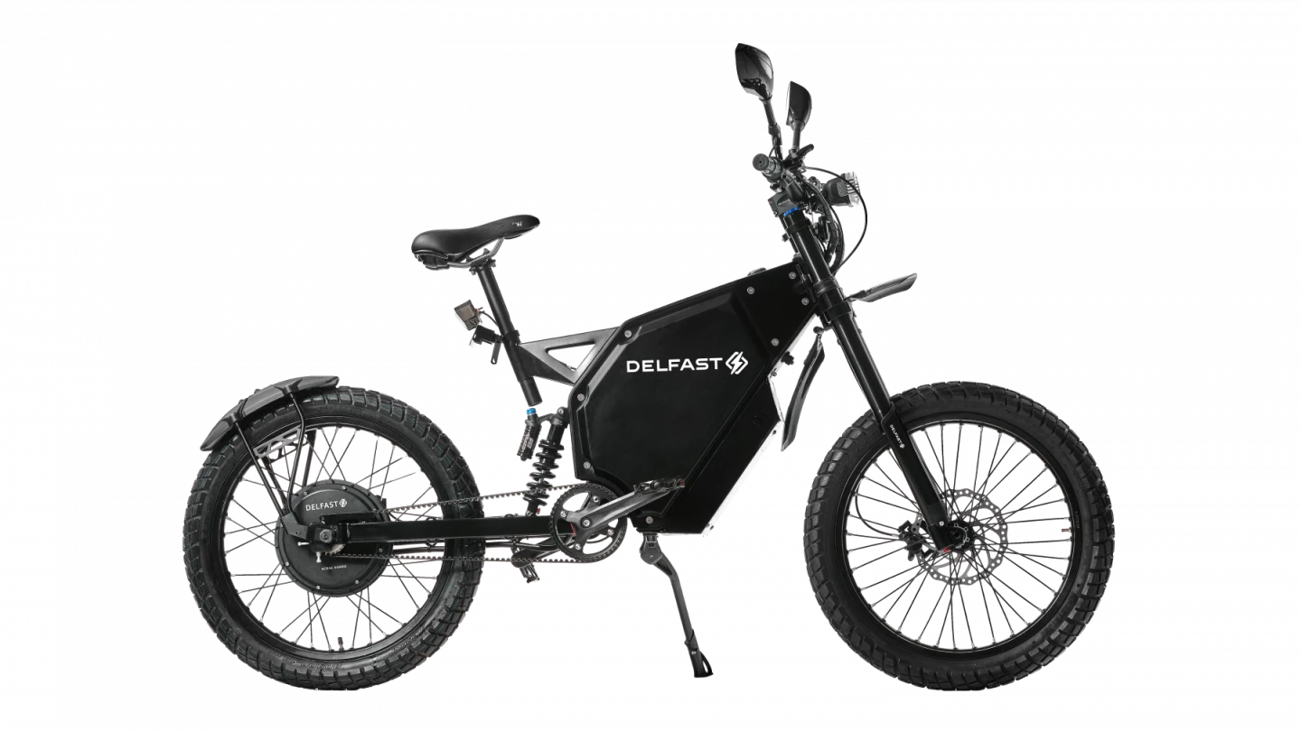 The Top 3.0i has a Class 2 ride mode that limits the motor at 750 W for up to 20 mph, plus an Unlimited mode that unlocks the QS 203 V3 hub motor for up to 5,000 W of peak power and an off-road top speed of 50 mph