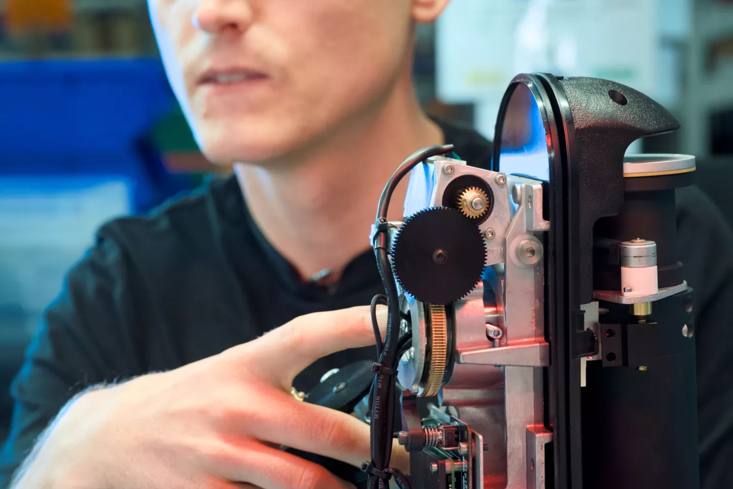 "Composed of 216 components — from the smallest screw to the outer shell — Vespera is built to withstand humidity, wind, temperature variations, and frequent transport. The telescope remains robust and precise under all conditions, guaranteeing perfect alignment for accurate observations, stable long-exposure astrophotography, longer product life, and reduced maintenance"