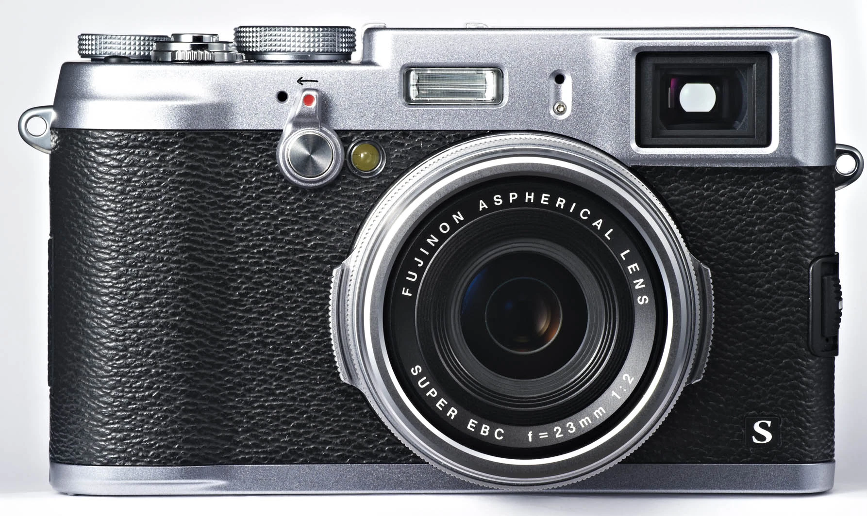 The X100S has a magnesium alloy top and base, milled metal dials and rings and an exterior that's finished in synthetic leather