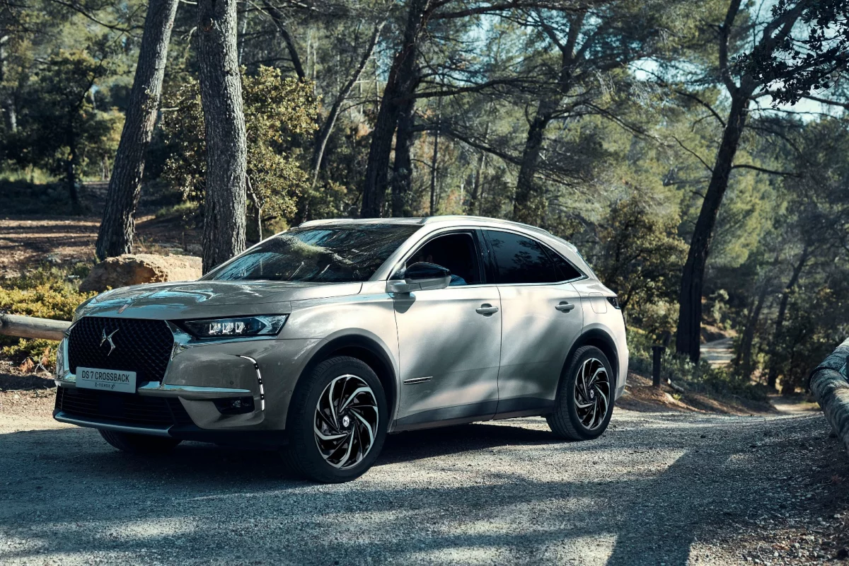Custom wheels and a quieter powertrain will set the DS 7 Crossback E-Tense apart from others in the field