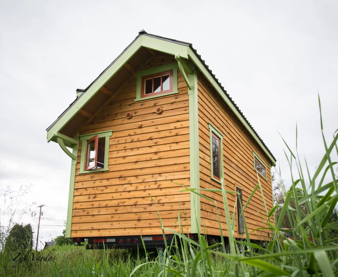 Design-wise, Zyl Vardos draws inspiration from the American Craftsman style