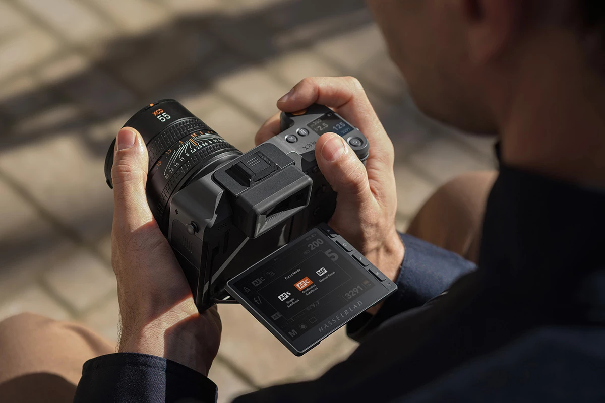 The X2D II 100C brings a lot of what made its predecessor great, as well as HDR and several quality improvements