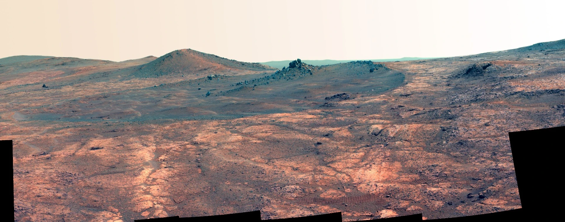 False color image of "Spirit of St Louis" Crater