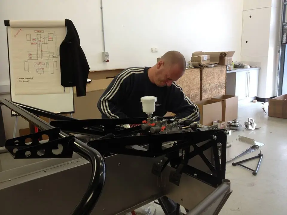 Constructing the Zenos E10