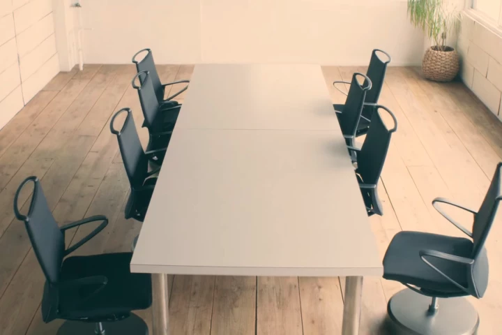 Nissan's Intelligent Parking Chair is inspired by the company's self-parking technology