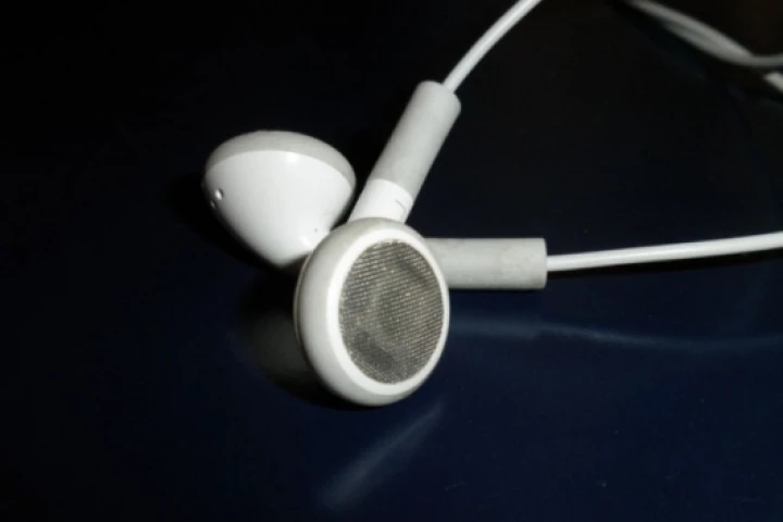 Young people actually prefer the “sizzle” sound of MP3’s