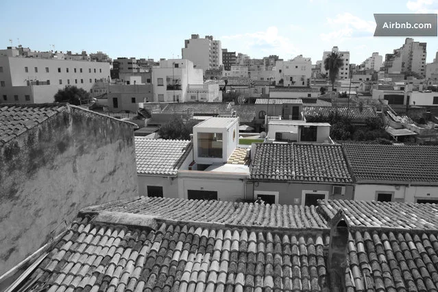 Container House features a rooftop bedroom module