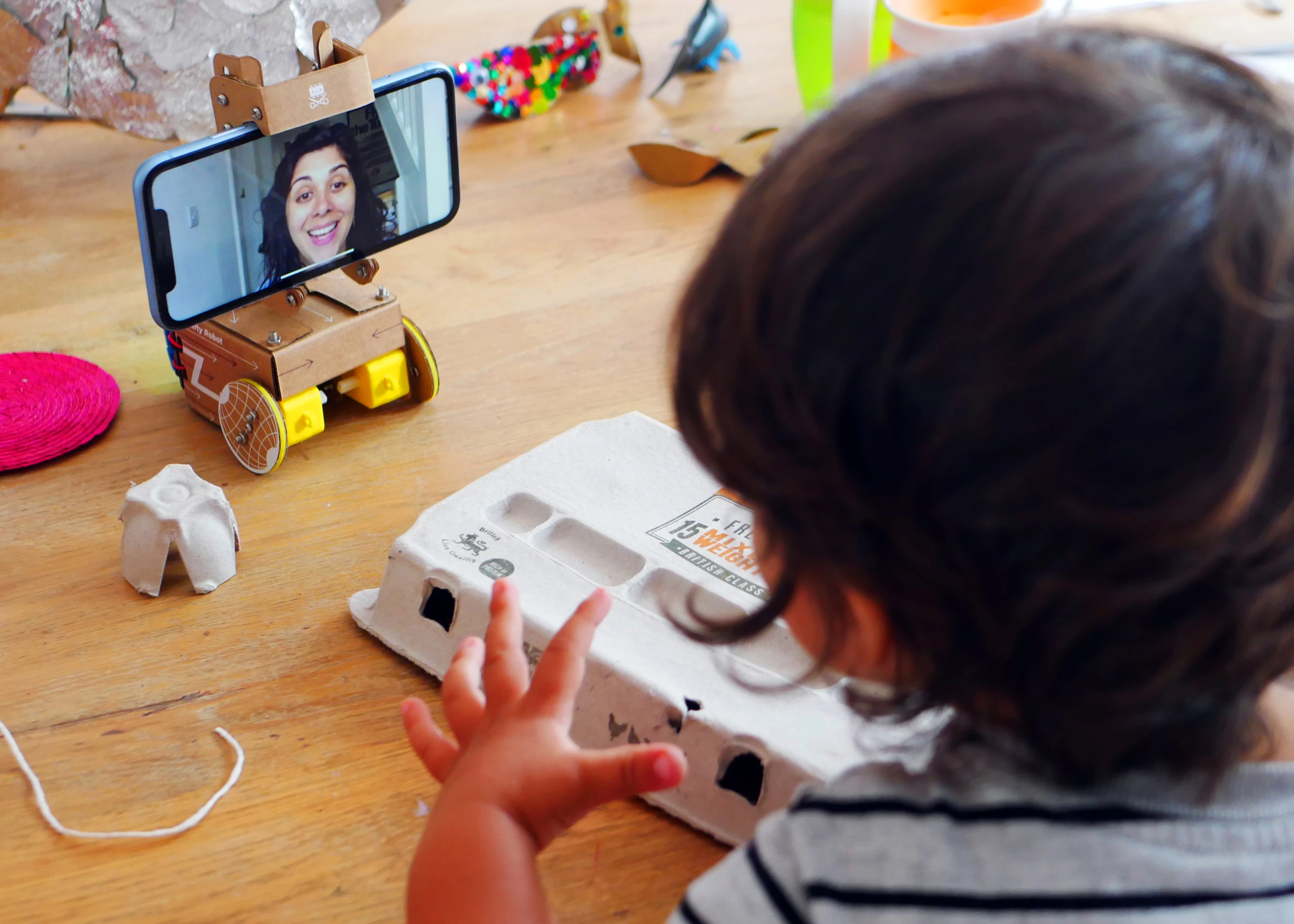 The Smartipresence cardboard telepresence robot kit is currently raising production funds on Kickstarter