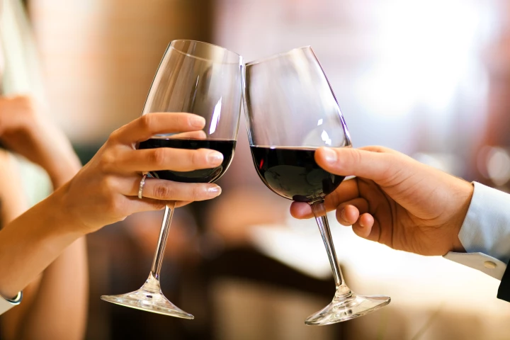 In a Flinders University study, gold nanoparticles removed up to 45% of free hydrogen sulfide in wine samples