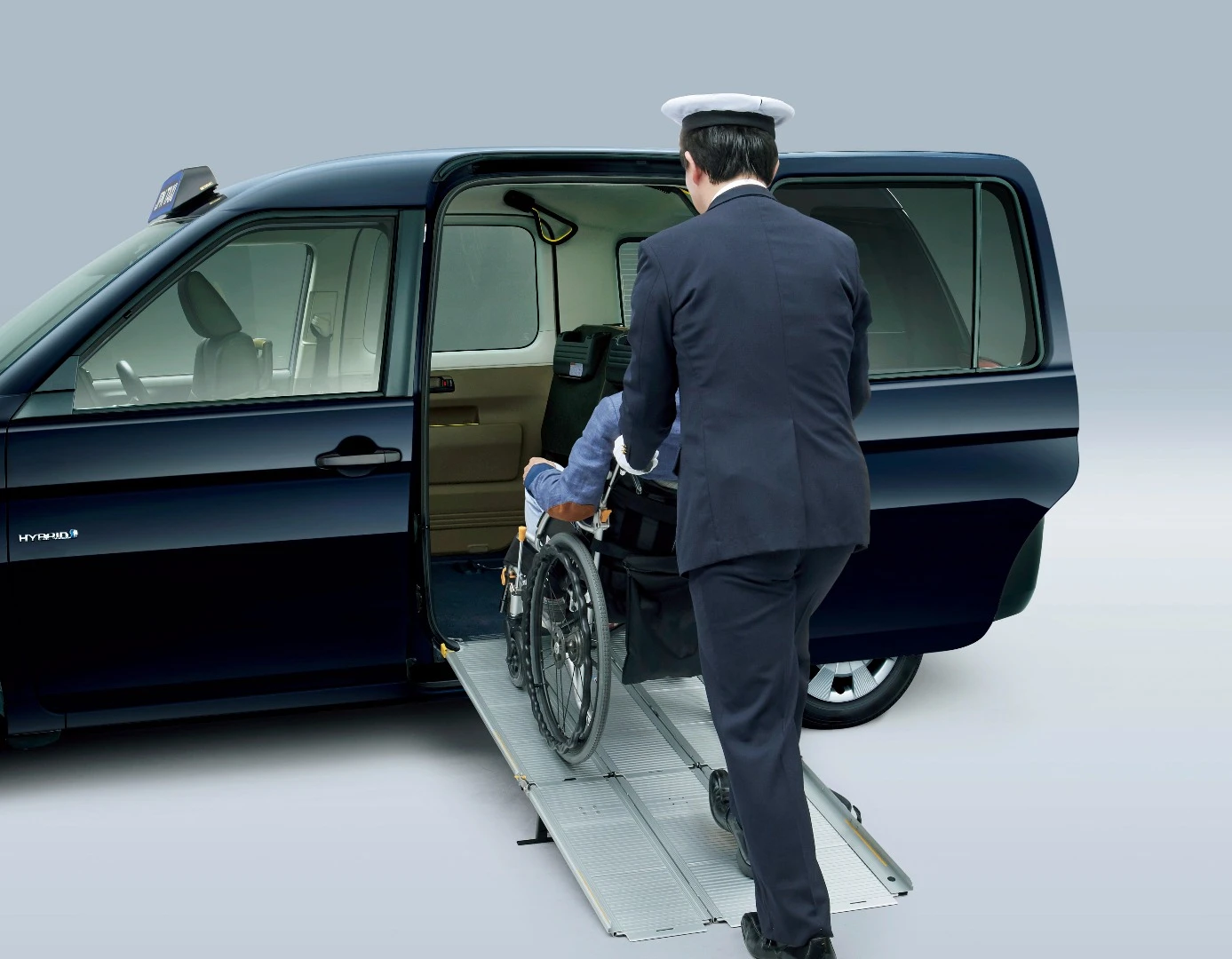 Optional wheelchair access for the JPN Taxi is illustrated here
