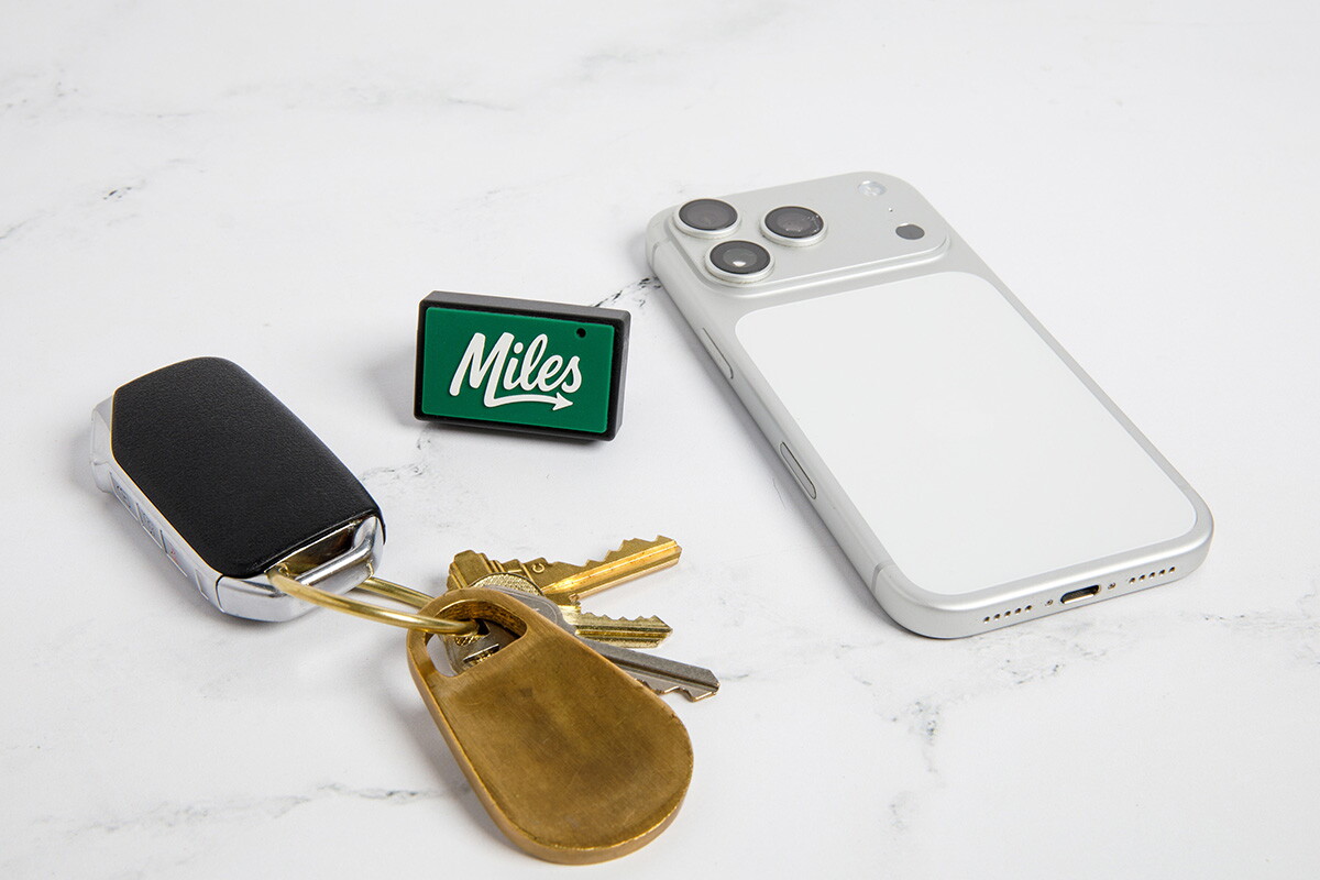 Tiny auto gadget beams vehicle tracking to your phone
