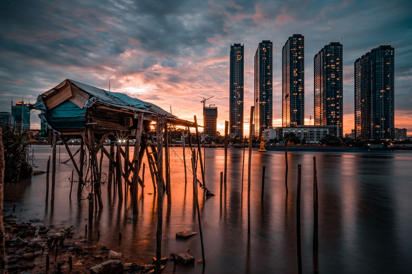 'Two opposed worlds' by @hadangkhoa (Vietnam)