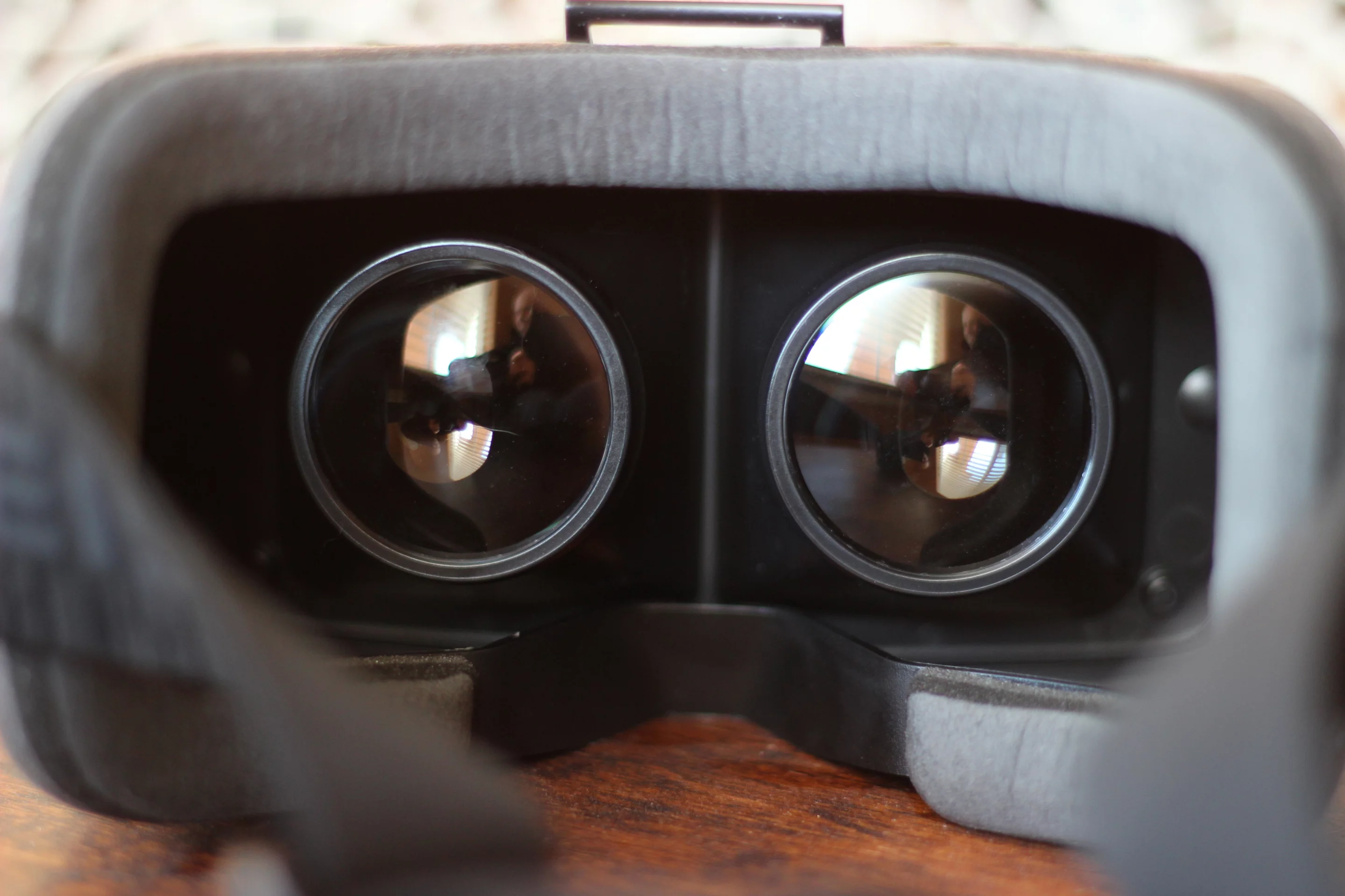 The lenses – and the headset as a whole – have a high build quality (Photo: Will Shanklin/Gizmag.com)