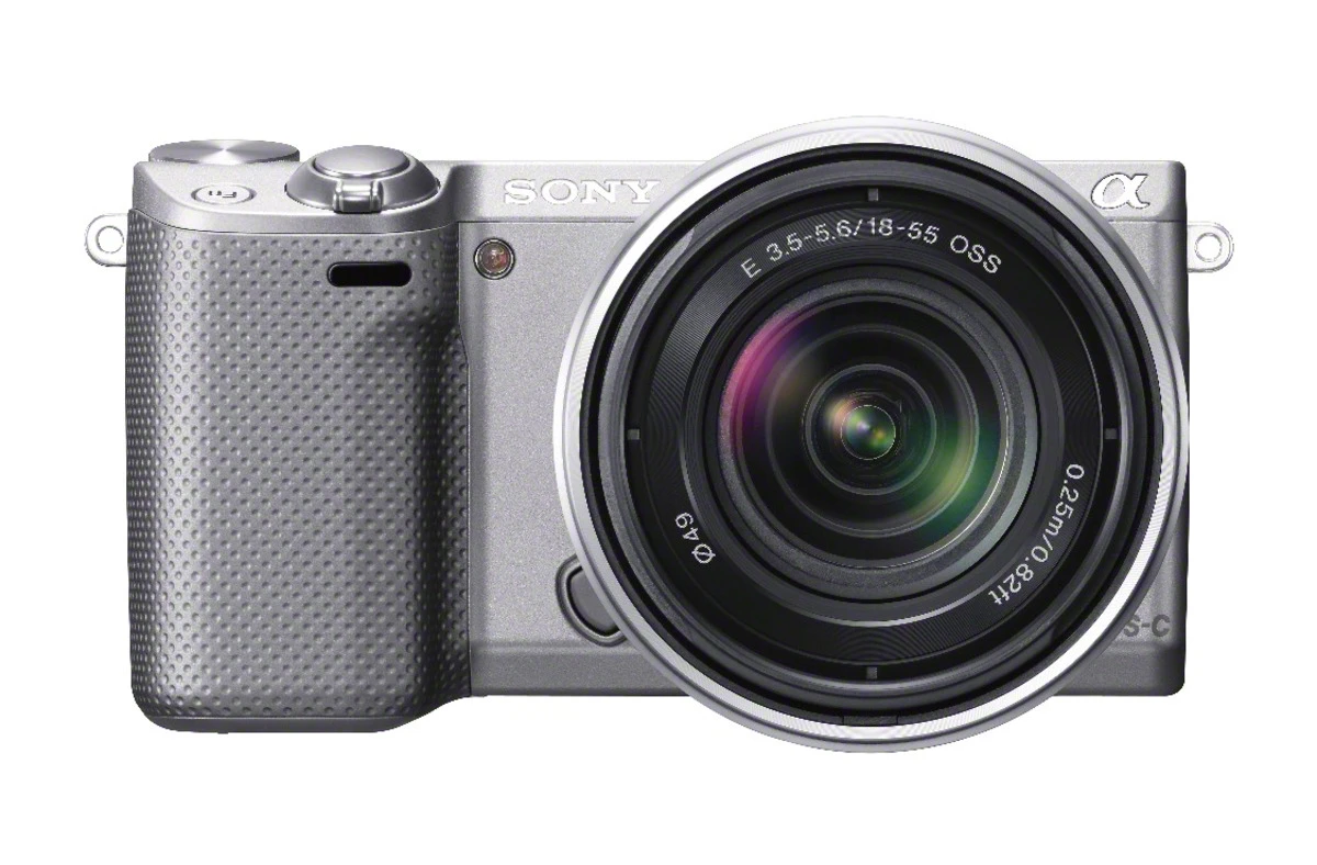 Movie shooting is offered at 1920 x 1080 50p, while an Auto Slow Shutter feature detects low-light situations and automatically switches to a slower shutter speed to brighten up the resulting footage