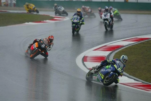 Gibernau, Biaggi, Melandri, Hopkins and olivier Jacque in the early laps