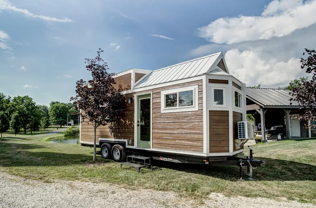 The Clover is based on a double-axle trailer
