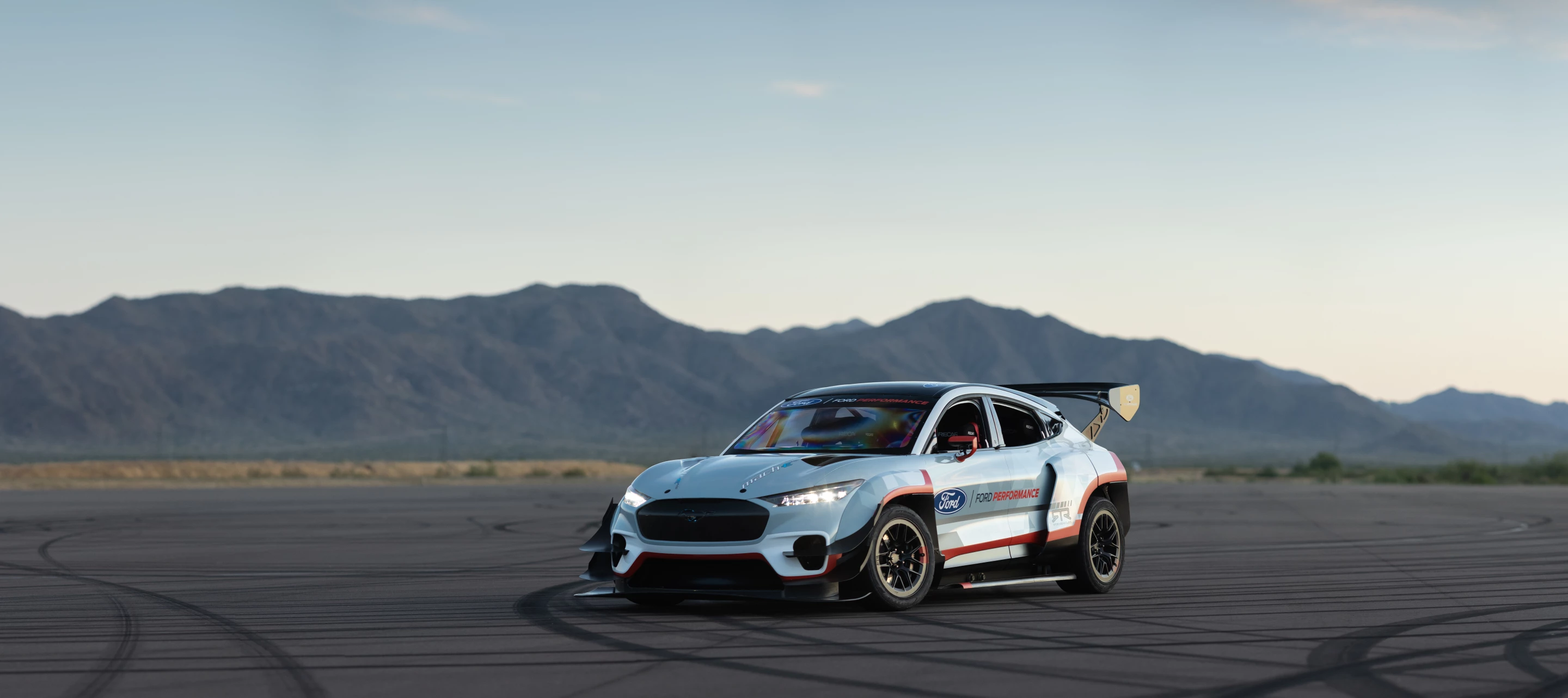Ford's new experimental Mach-E 1400 includes an extreme aero kit, a 1,400-hp seven-motor powertrain and various chassis/powertrain modes for purposeful performance and competition