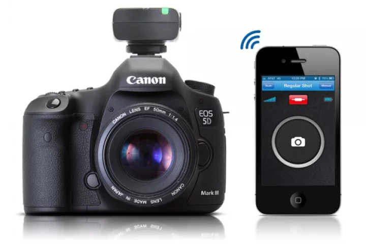 The Satechi Bluetooth Smart Trigger brings wireless DSLR control to smartphones