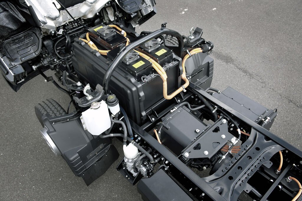 Thee Fuso Canter E-CELL uses a 70 kW electric motor and 40 kWh battery pack