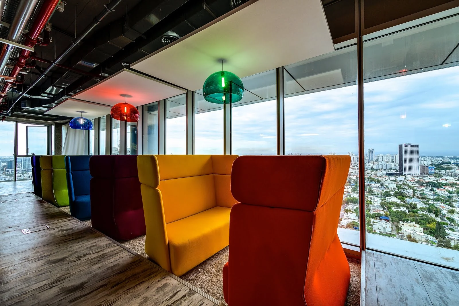 Google's new Tel Aviv offices features an array of creative and uniquely themed office landscapes (Photo: Itay Sikolski)