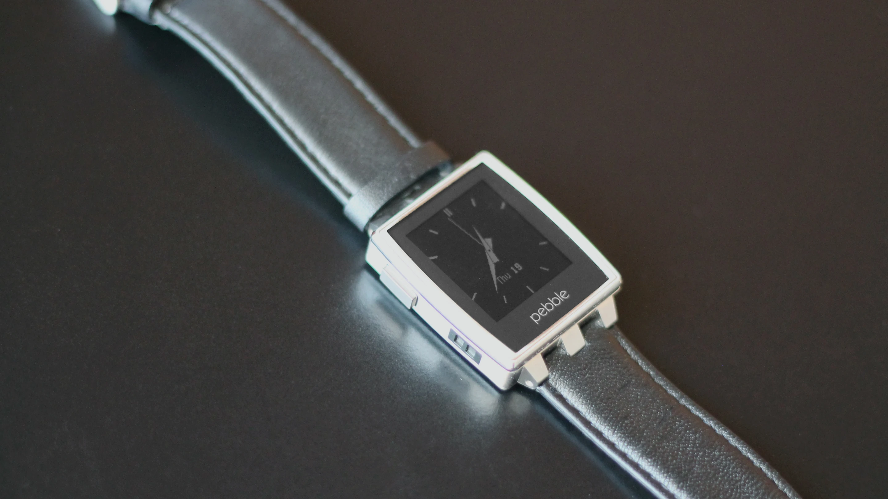 Pebble Steel's screen stays on 24-7