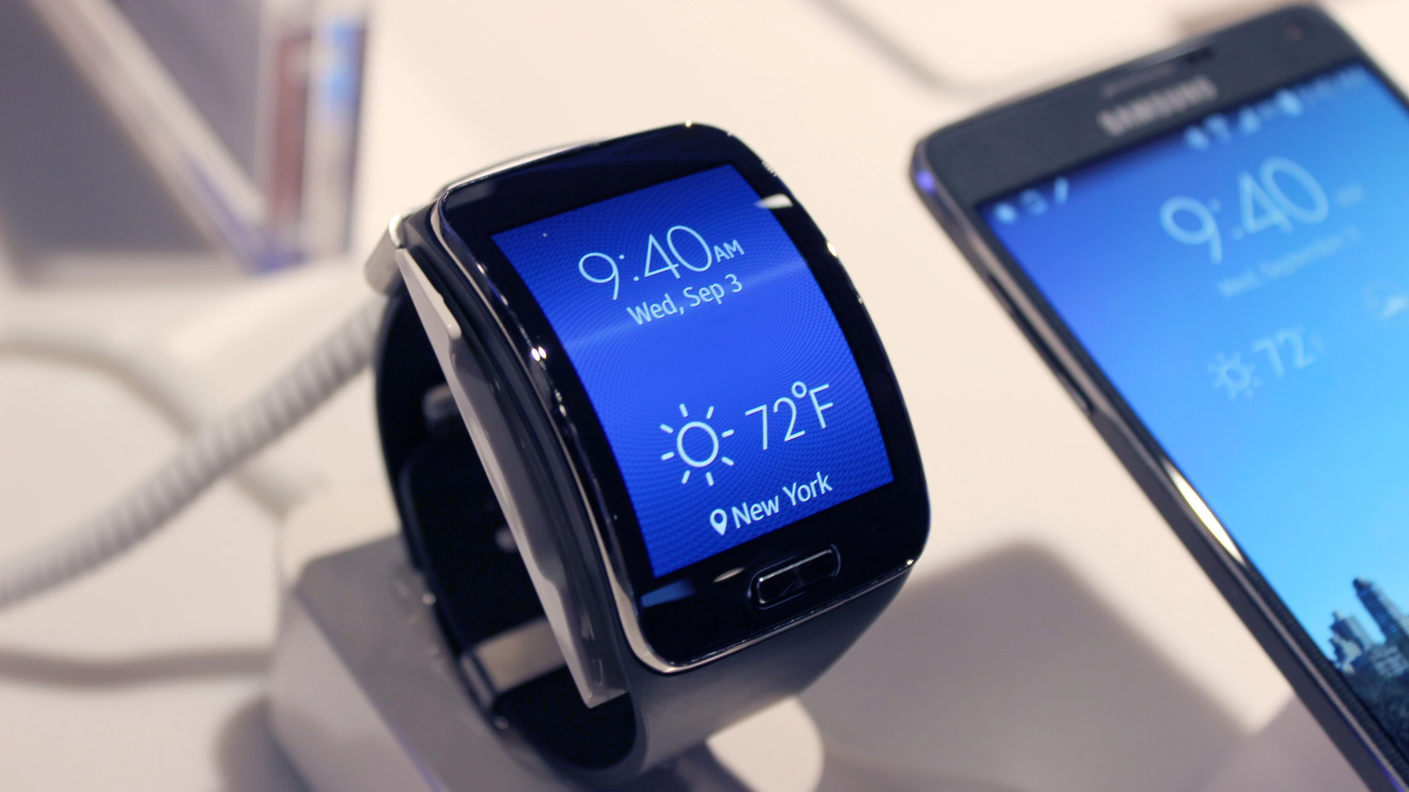 Samsung Gear S (Photo: Will Shanklin/Gizmag.com)