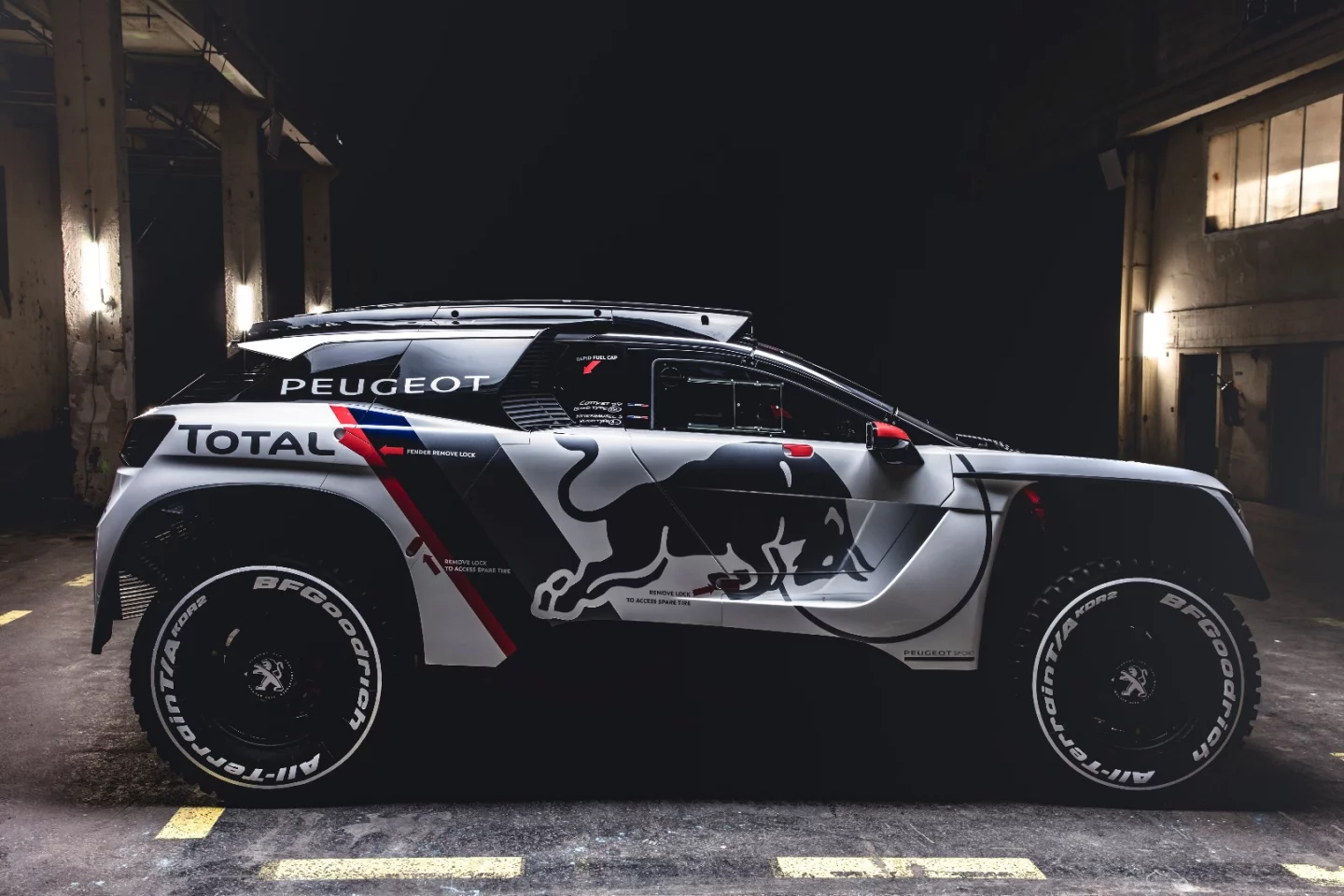 Peugeot reveals the 3008 DKR