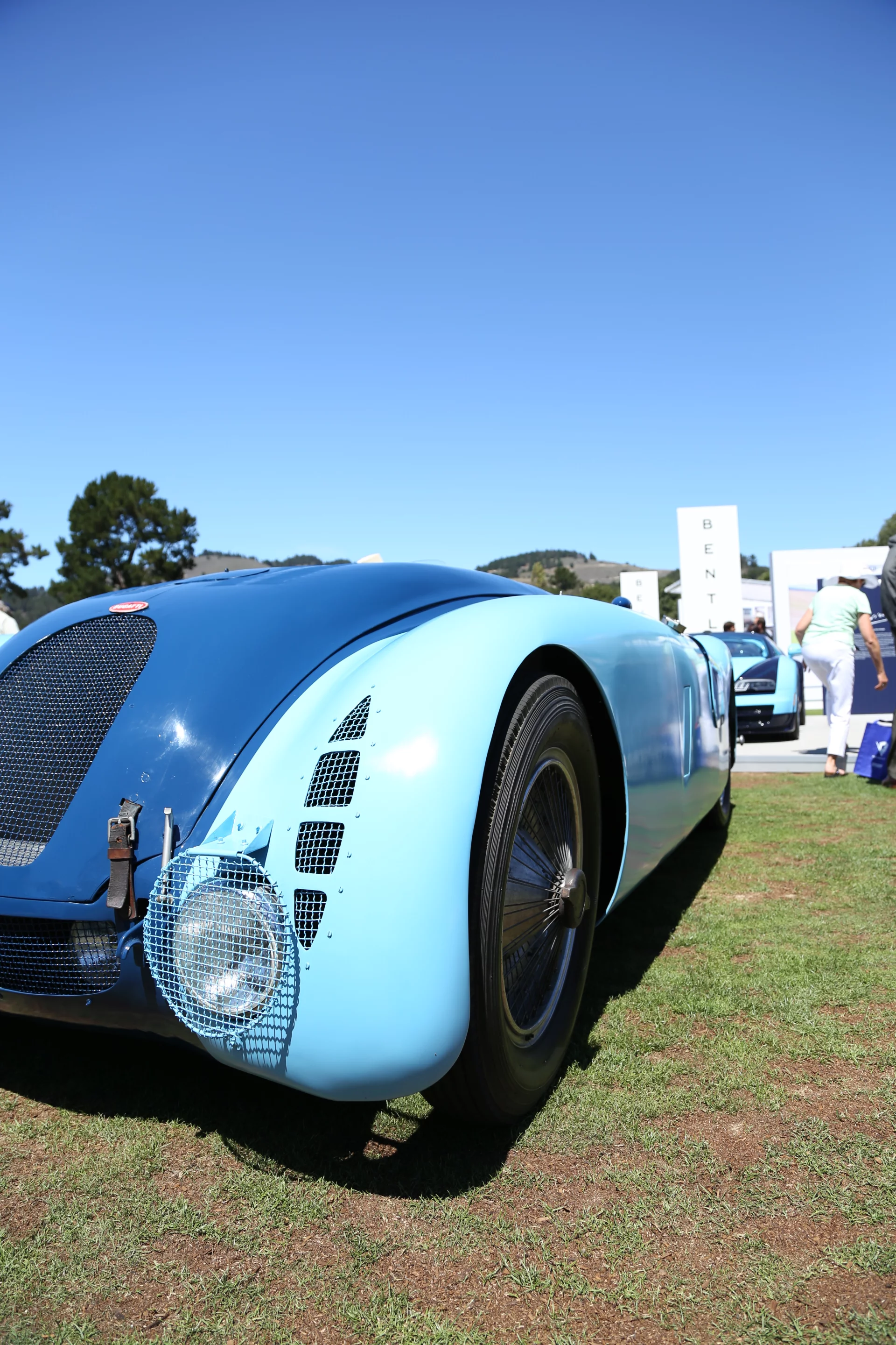 Bugatti's old school racer, driven by Jean-Pierre Wimille, won the company two victories at the 24 Heures du Mans (1937/39) driving a two-toned 57G Tank (Photo: Angus MacKenzie/Gizmag.com)