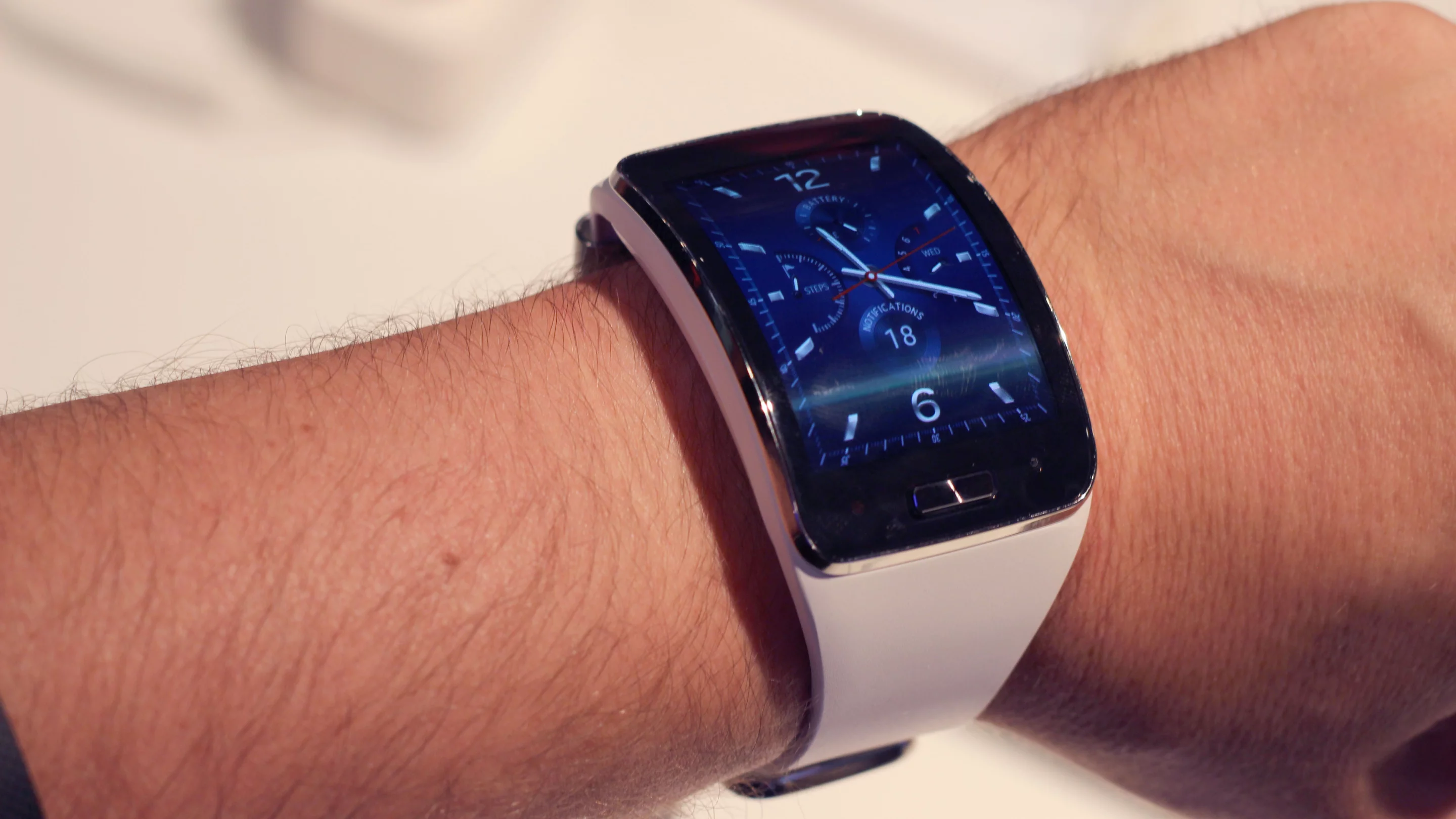Samsung Gear S (Photo: Will Shanklin/Gizmag.com)