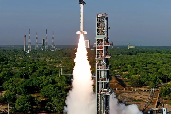 RLV-TD took off on an H9 solid rocket booster