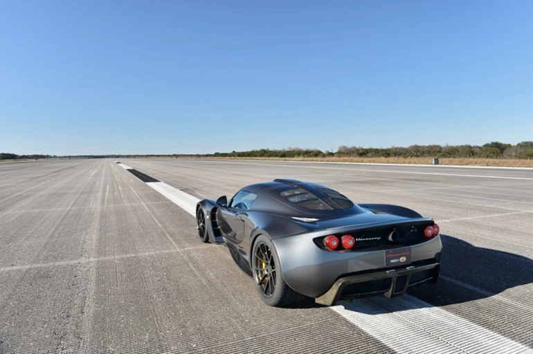 Hennessey Venom GT on the track