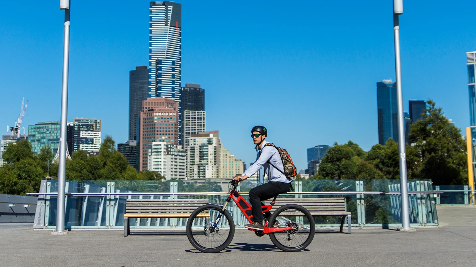 The P-7 is Stealth's first foray into the commuter e-bike landscape