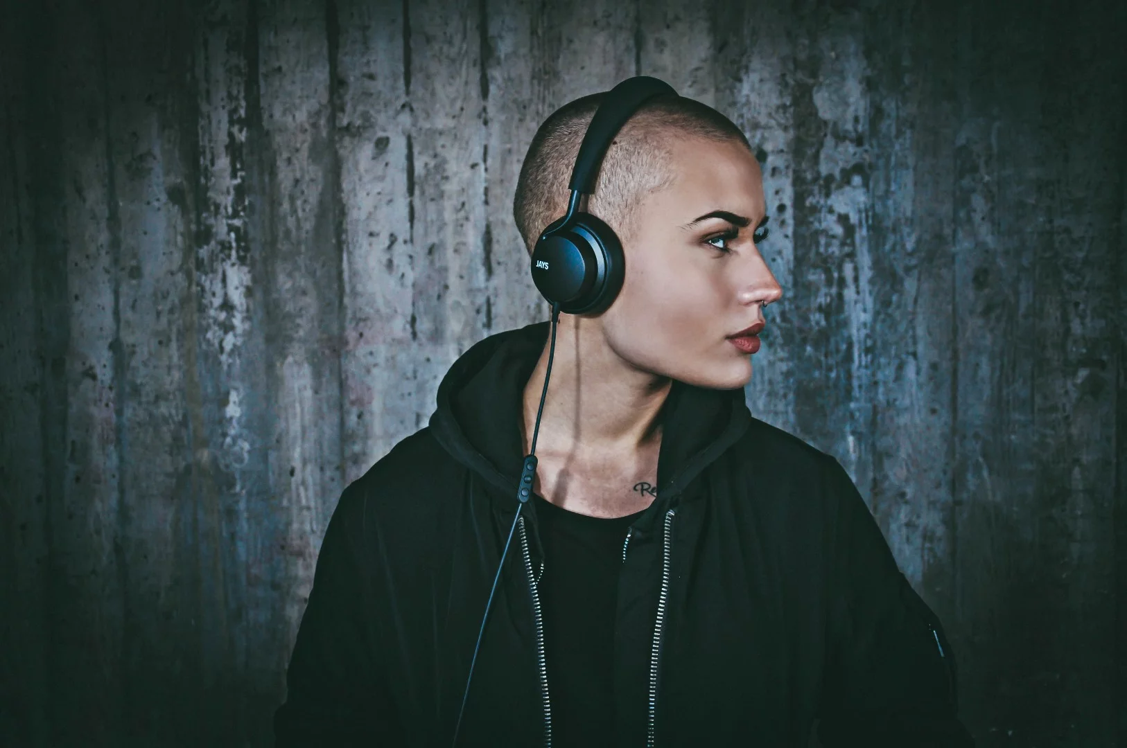 The u-Jays headphones have interchangable earcups