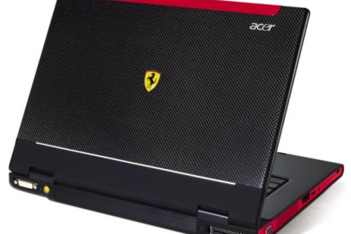 Ferrari 4000 Carbon Fiber notebook