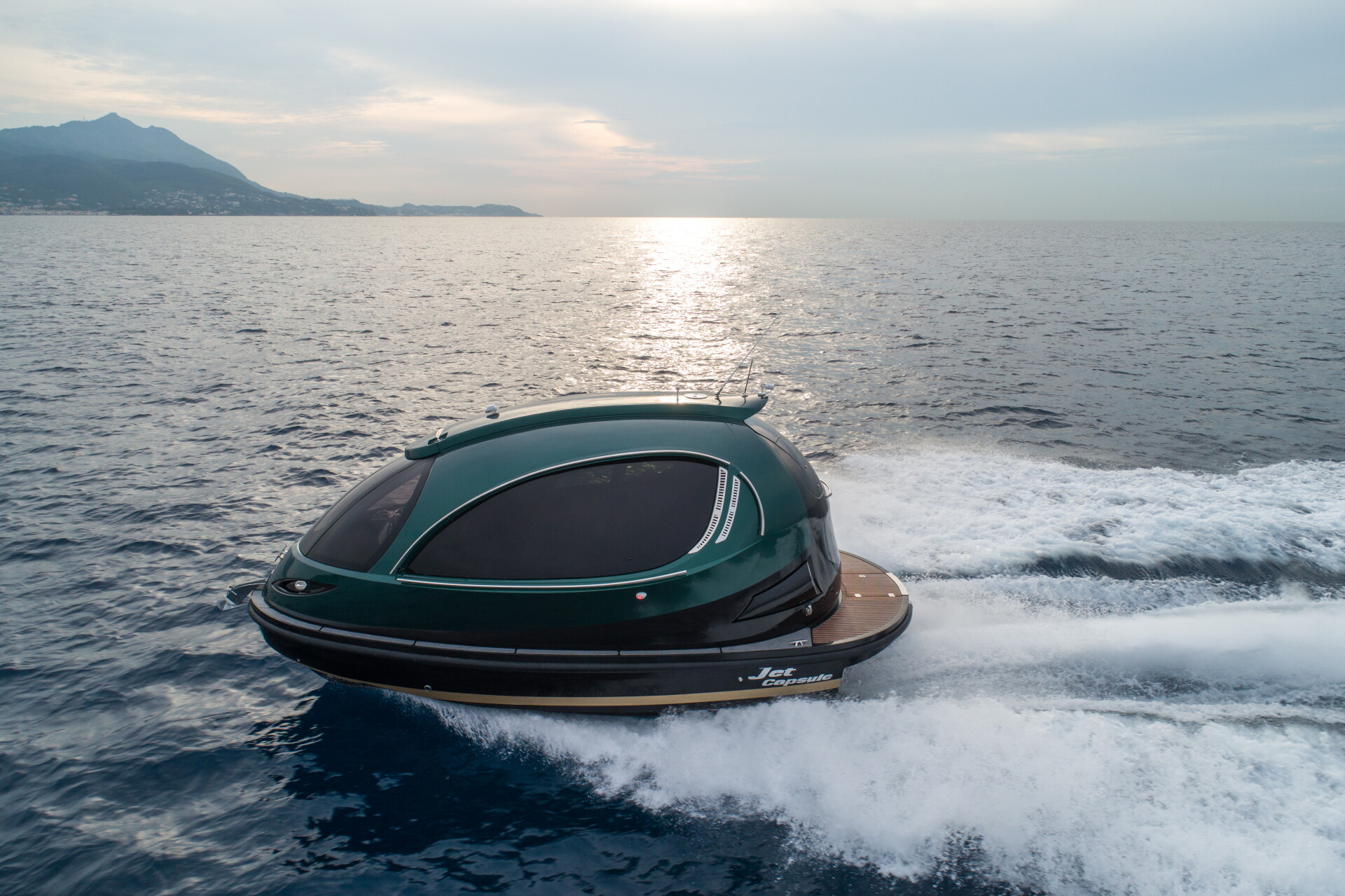 Jet Capsule launches bigger, faster, more luxurious motorboat