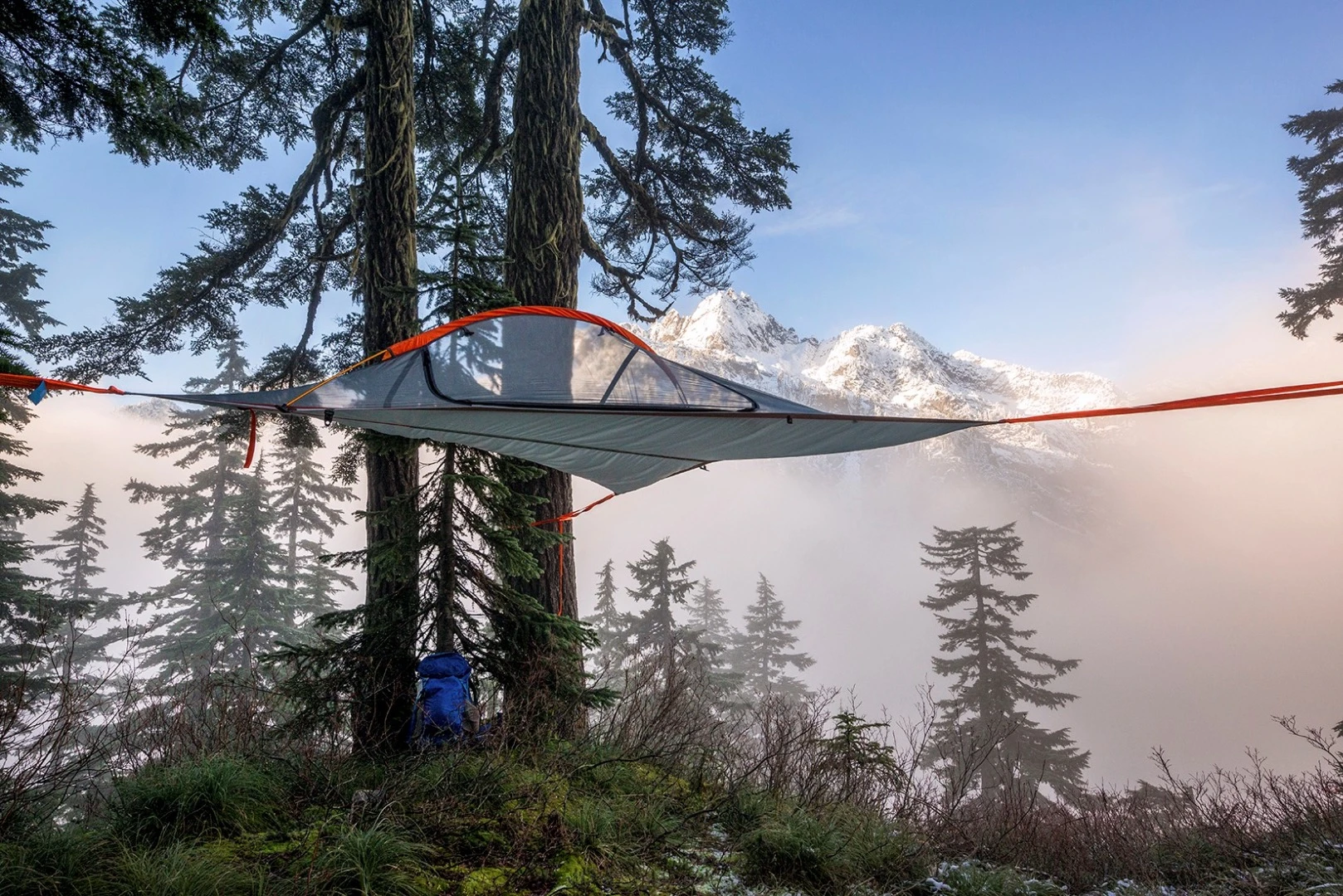 The tree tent weighs in at 3.3 kg (7.3 lb)