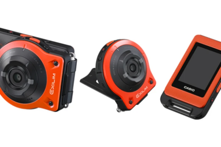 The Casio Exilim EX-FR10 can be split into separate controller and lens units for remote control shots