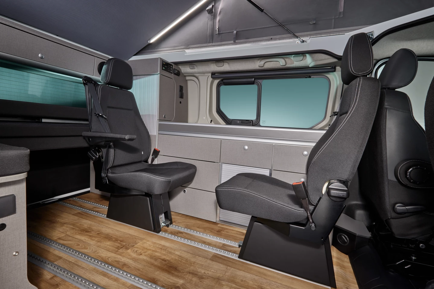 Vis-a-vis rear seats