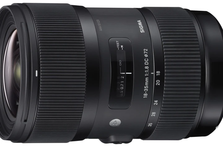 The Sigma 18-35mm f/1.8 DC HSM Art is the world's first F1.8 constant aperture zoom lens