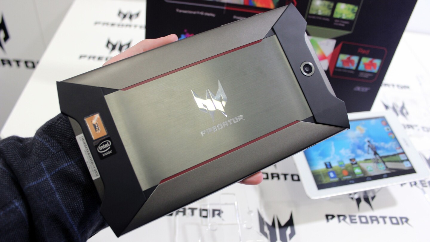 The first thing we noticed about the slate was how light it felt in the hand