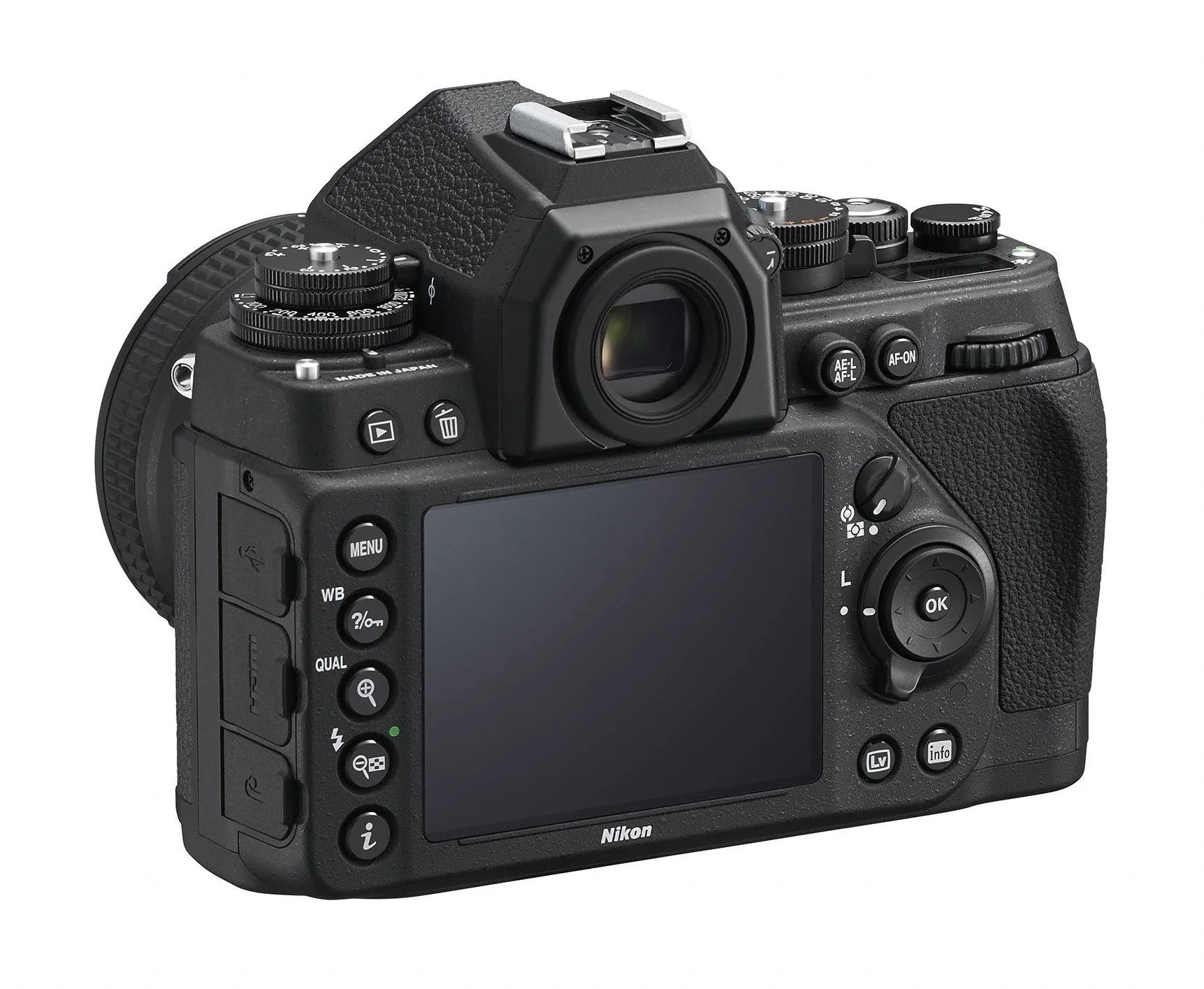 The Niklon Df forgoes Compact Flash card compatibility in favor of a single SD slot
