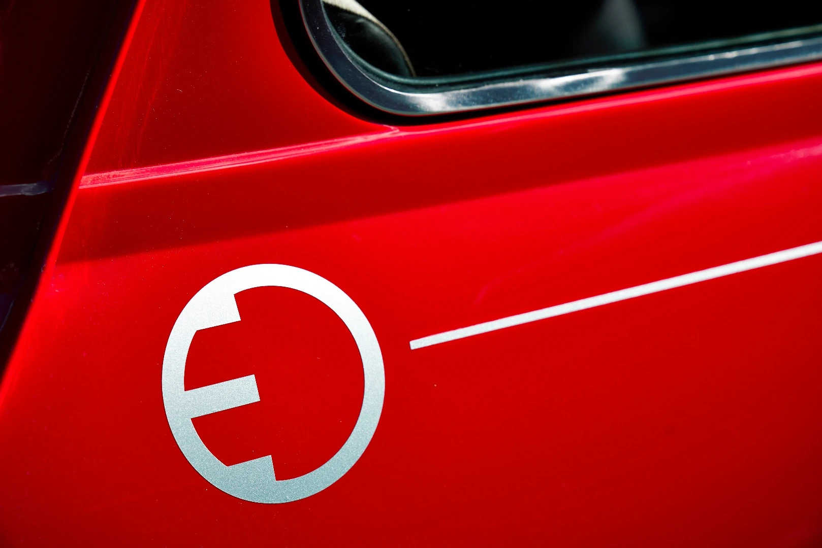 Classic Mini Electric concept: more plug logos
